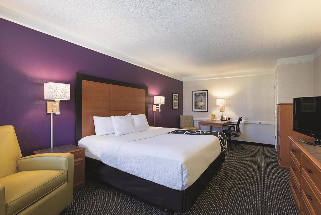Quality Inn & Suites North Charleston - Ashley Phosphate Exteriér fotografie