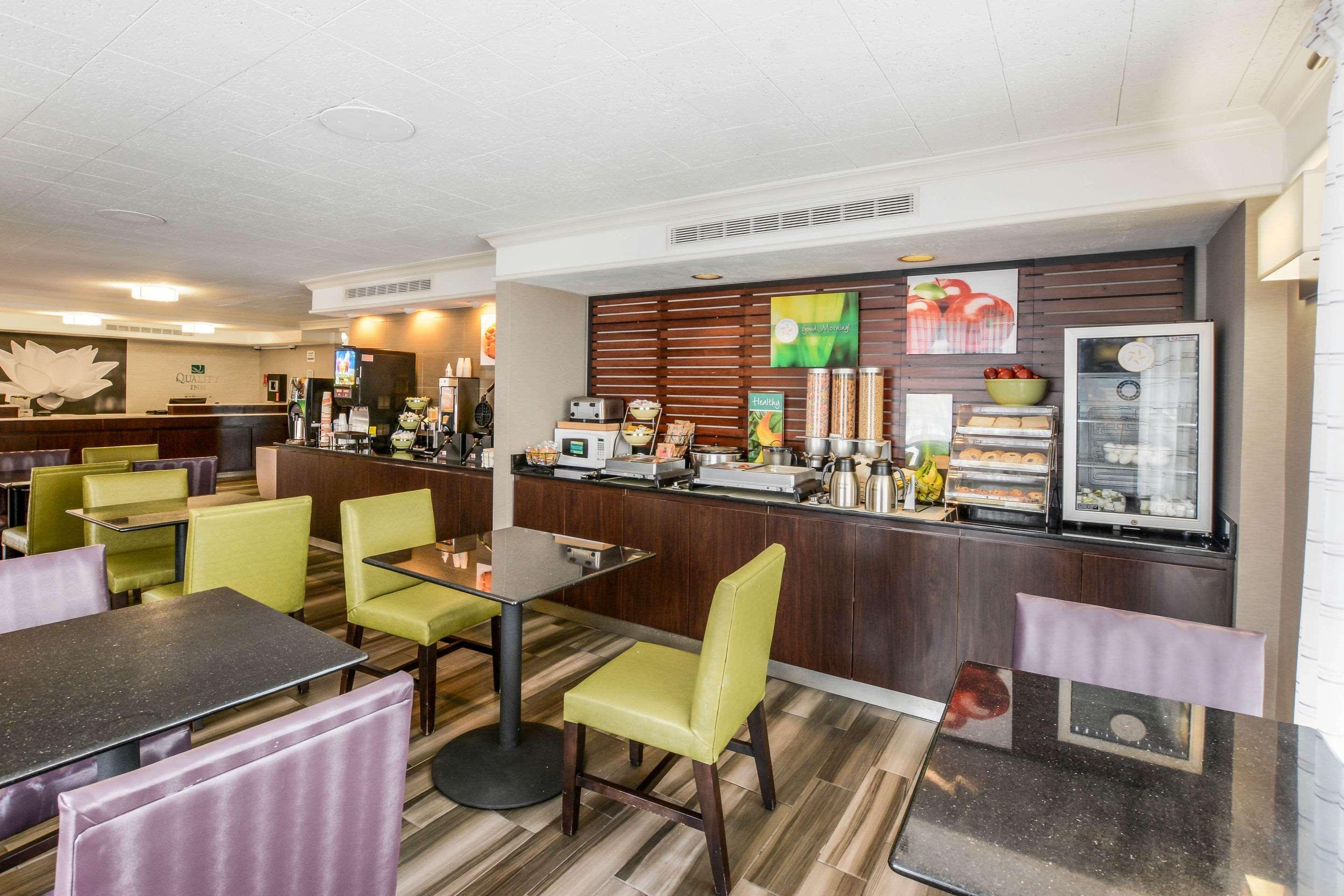 Quality Inn & Suites North Charleston - Ashley Phosphate Exteriér fotografie