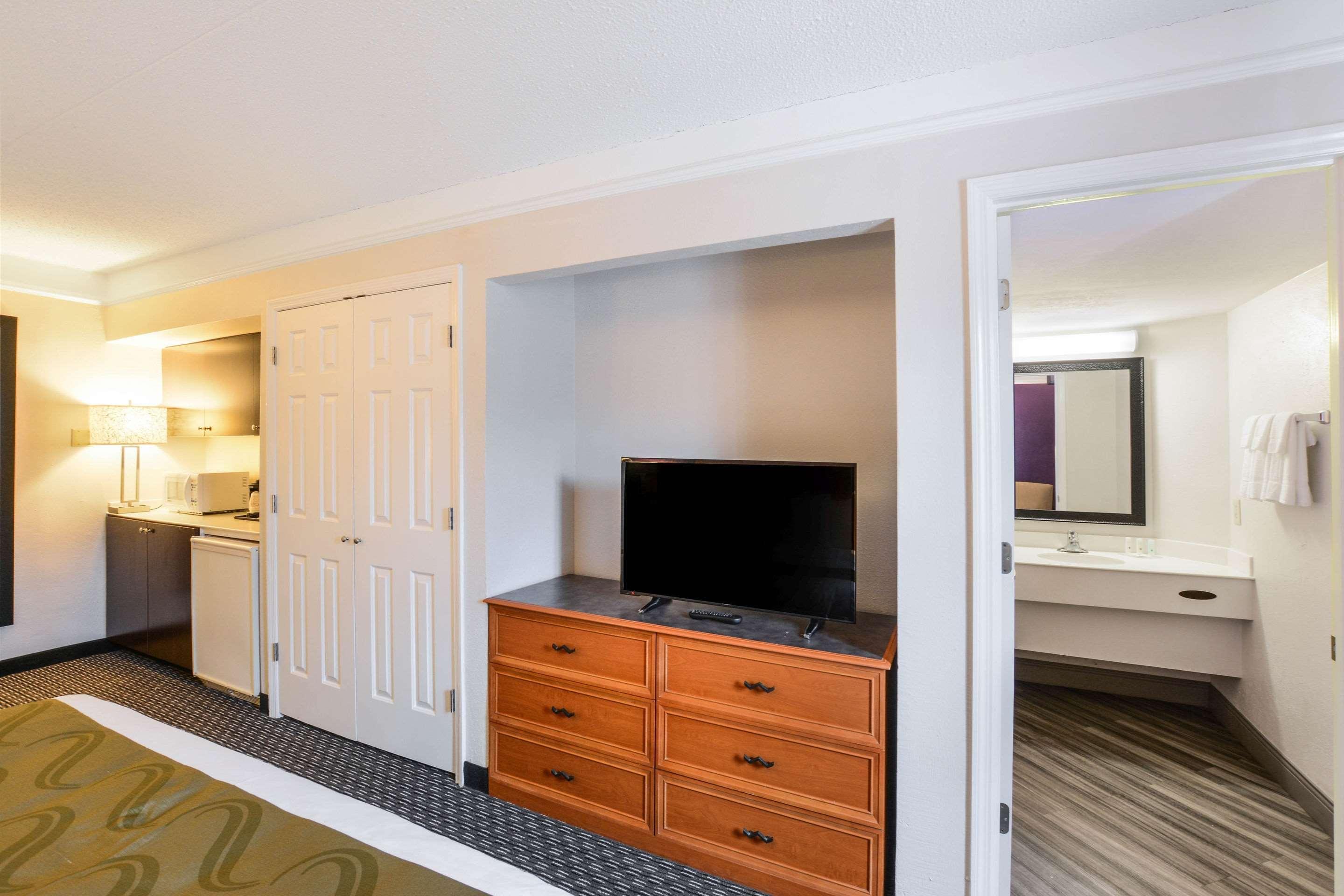 Quality Inn & Suites North Charleston - Ashley Phosphate Exteriér fotografie