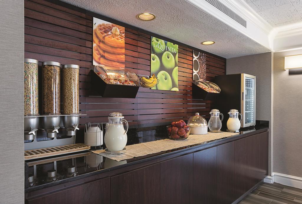 Quality Inn & Suites North Charleston - Ashley Phosphate Exteriér fotografie