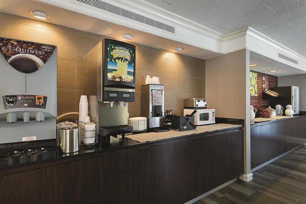Quality Inn & Suites North Charleston - Ashley Phosphate Exteriér fotografie