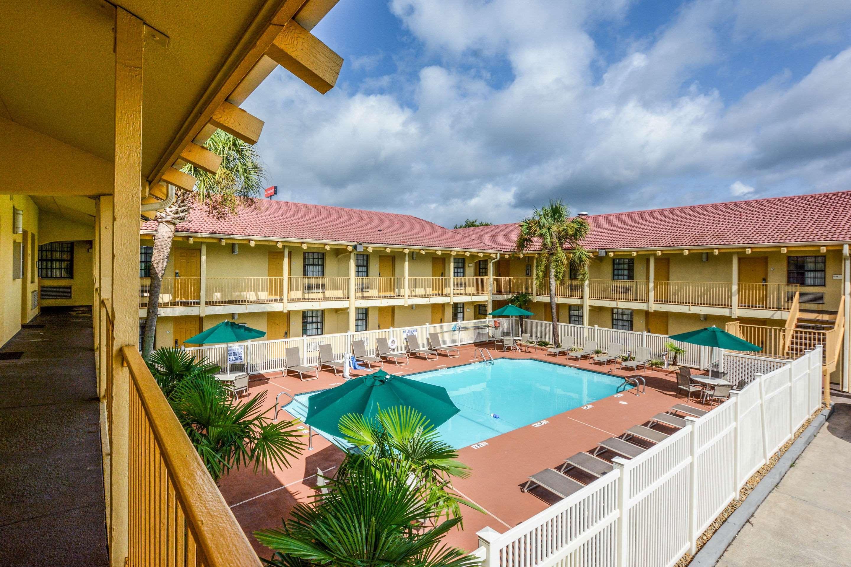 Quality Inn & Suites North Charleston - Ashley Phosphate Exteriér fotografie