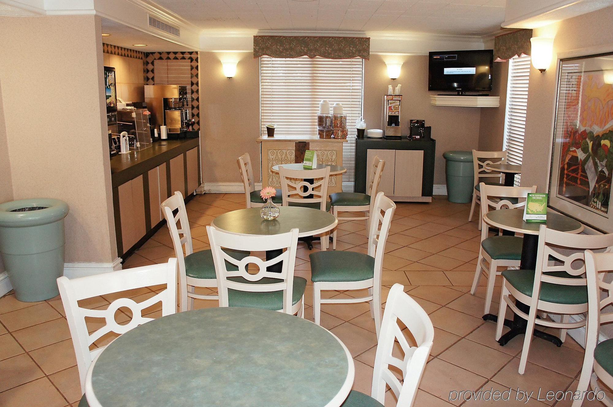 Quality Inn & Suites North Charleston - Ashley Phosphate Exteriér fotografie