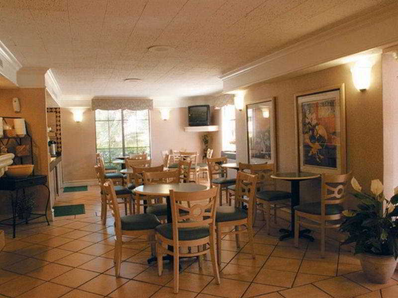 Quality Inn & Suites North Charleston - Ashley Phosphate Restaurace fotografie
