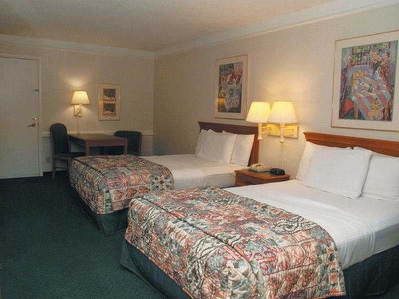 Quality Inn & Suites North Charleston - Ashley Phosphate Pokoj fotografie