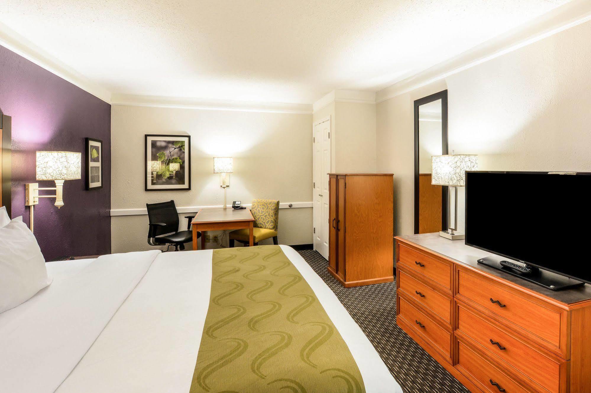 Quality Inn & Suites North Charleston - Ashley Phosphate Exteriér fotografie